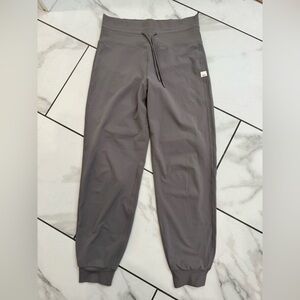 Vuori Daily Jogger smoke